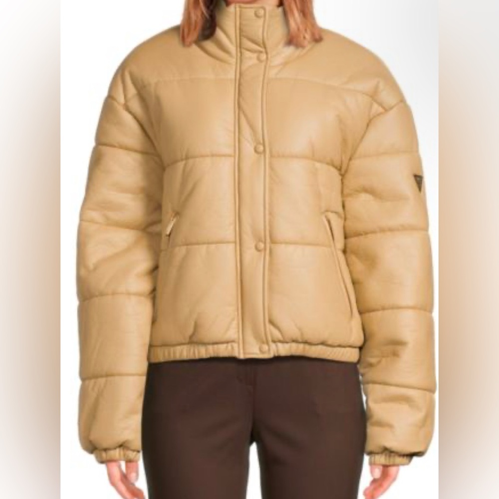 GUESS puffer coat , size M . Beige , button & zipper .*ZERO DEFECTS .